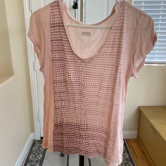 DKNY T-shirt size large - Picture 1 of 9